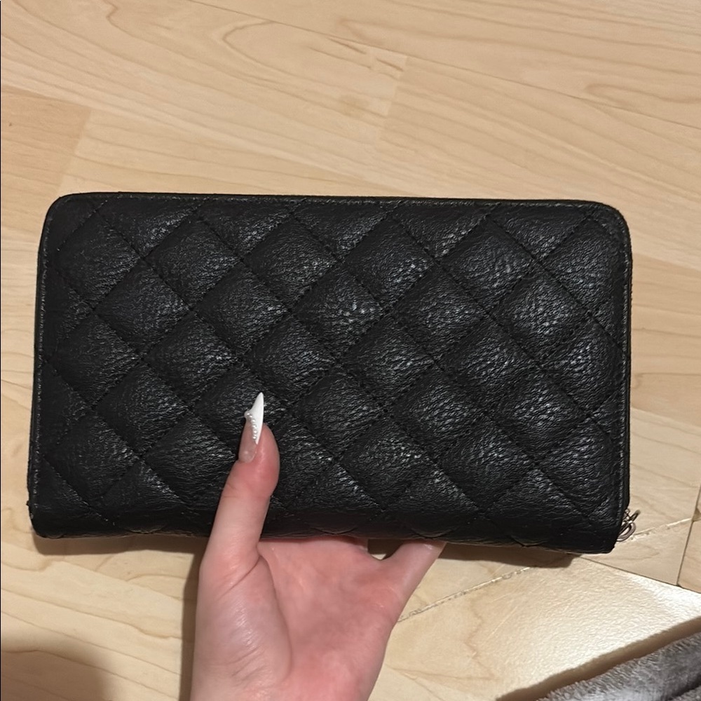 Steve Madden Black Quilted Wallet - Picture 3 of 9
